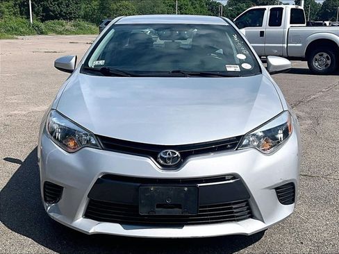 Used 2016 Toyota Corolla LE FWD image 2