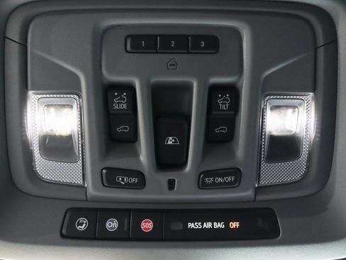 Used 2021 GMC Sierra 3500 Denali w/ Denali Ultimate Package image 32