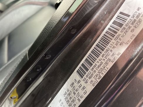 Used 2018 Jeep Wrangler Unlimited Sport S image 35