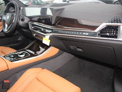 New 2026 BMW X5 xDrive50e w/ Executive Package image 24