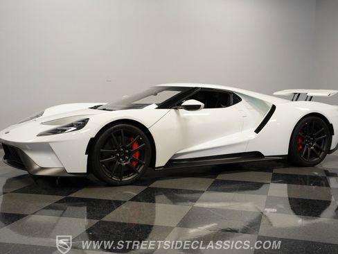 Used 2017 Ford GT image 6