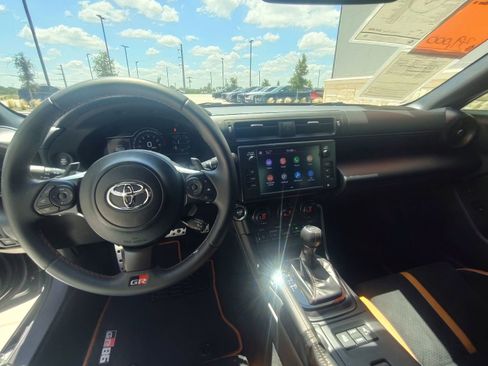 Used 2025 Toyota GR86 Hakone Edition RWD image 11