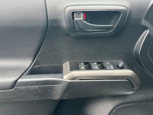 Certified 2023 Toyota Tacoma 4x4 Double Cab image 12