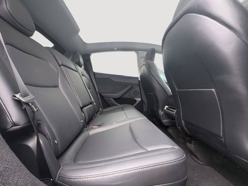 Used 2026 Tesla Model Y AWD image 11