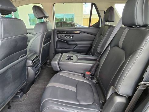 Used 2025 Honda Pilot Touring image 15