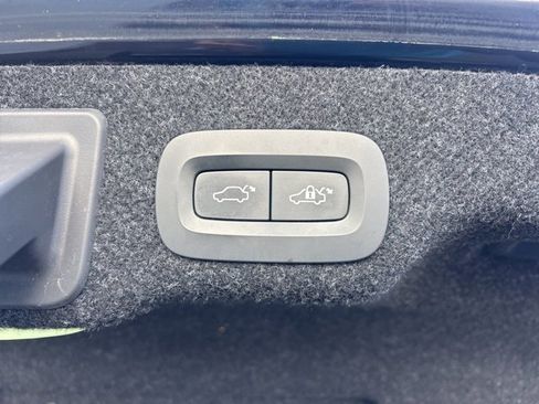 Used 2017 Volvo S90 T6 Inscription w/ Vision Package image 9