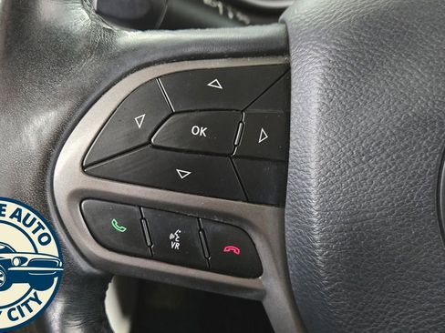 Used 2021 Jeep Cherokee Limited image 13