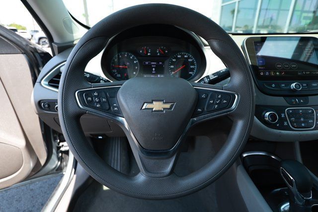 Used 2025 Chevrolet Malibu LT FWD image 11