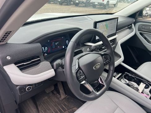 Used 2025 Ford Explorer Platinum w/ Ultimate Package AWD/4WD image 14
