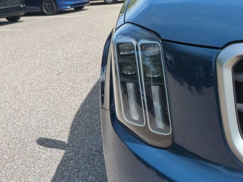 Used 2025 Kia Telluride S image 10