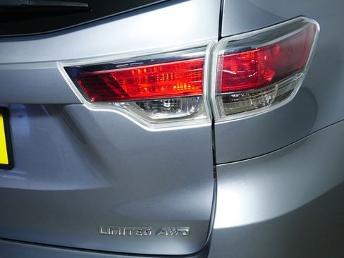 Used 2015 Toyota Highlander Limited Platinum image 17