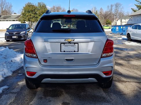 Used 2022 Chevrolet Trax LT w/ LT Convenience Package image 5