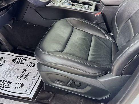 Used 2022 Ford Explorer Limited image 20