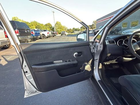 Used 2010 Nissan Versa 1.8 S w/ PWR Plus Pkg image 9