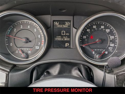 Used 2012 Jeep Grand Cherokee Laredo w/ Laredo E Group image 18