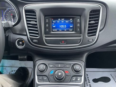 Used 2015 Chrysler 200 Limited w/ Convenience Group image 9