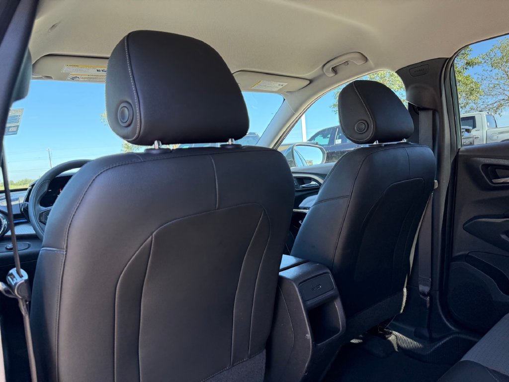 Used 2025 Chevrolet Trax LT FWD image 17