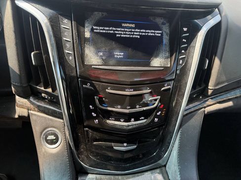 Used 2016 Cadillac Escalade ESV Platinum AWD/4WD image 22