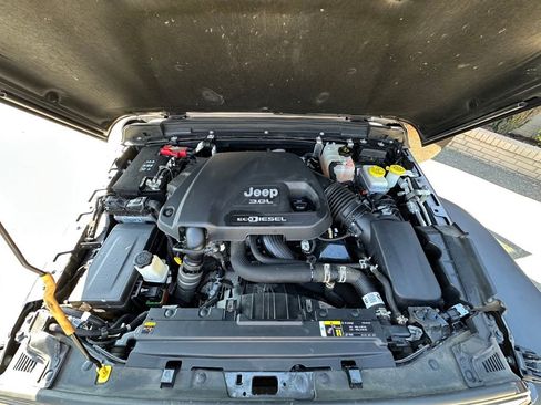 Used 2020 Jeep Wrangler Unlimited Sport S image 31