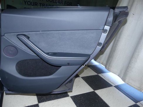 Used 2024 Tesla Model Y Performance image 25