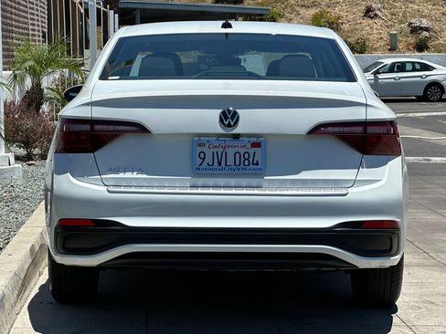 Used 2024 Volkswagen Jetta S FWD image 5
