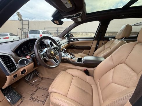 Used 2016 Porsche Cayenne GTS w/ Premium Package Plus AWD/4WD image 25