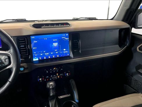 Certified 2024 Ford Bronco Wildtrak image 5