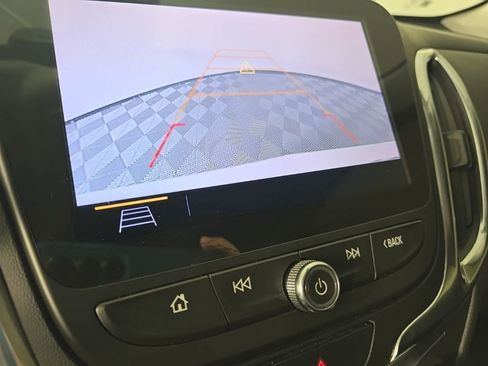 Used 2021 Chevrolet Equinox Premier image 19