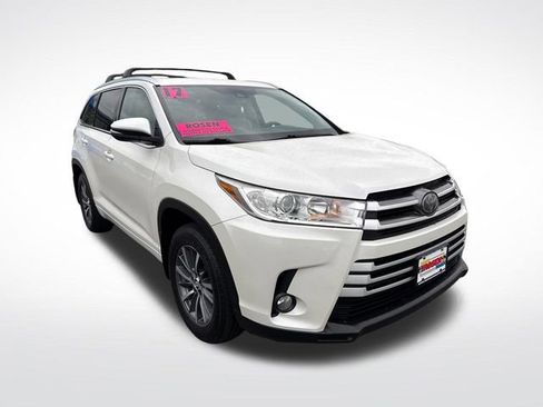 Used 2017 Toyota Highlander XLE AWD/4WD image 7