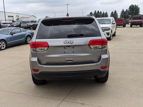 Used 2017 Jeep Grand Cherokee Limited AWD/4WD image 4