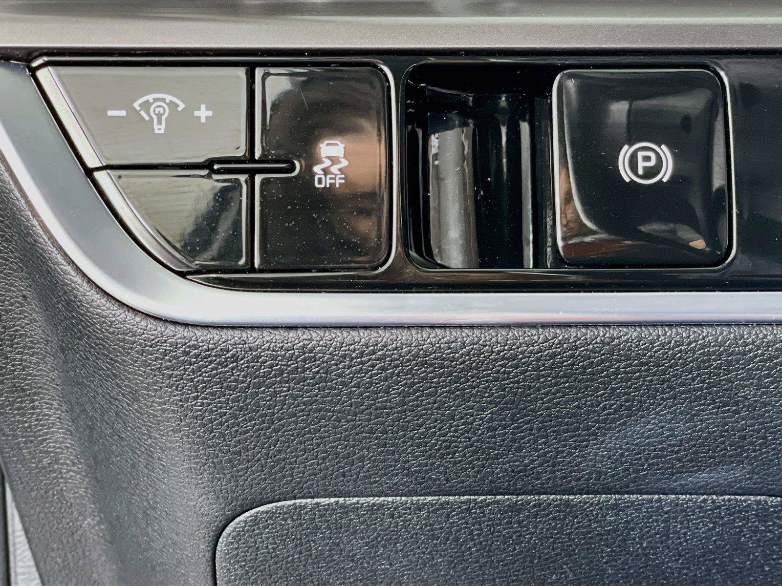 Used 2024 Kia Sportage EX FWD image 13
