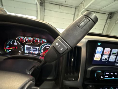 Used 2018 GMC Sierra 1500 SLT w/ SLT Premium Package image 16