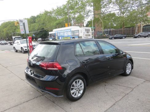 Used 2019 Volkswagen Golf S FWD image 4