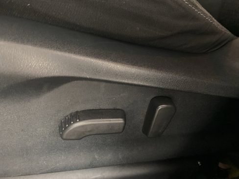 Used 2020 Subaru Ascent Premium w/ Convenience Package image 28