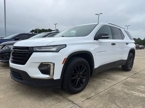 Used 2023 Chevrolet Traverse LT FWD image 27