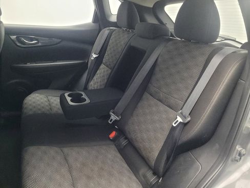 Used 2018 Nissan Rogue Sport SV image 18