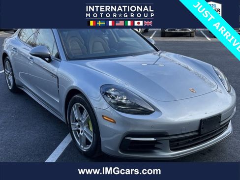 Used 2018 Porsche Panamera 4 image 1