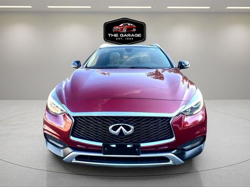 Used 2018 INFINITI QX30 Premium w/ Navigation Package image 5