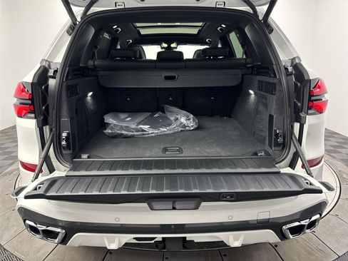 New 2026 BMW X5 M60i image 21