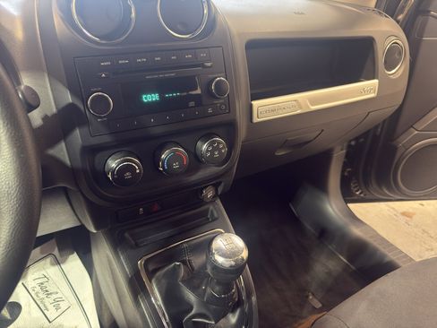 Used 2016 Jeep Compass Sport image 17