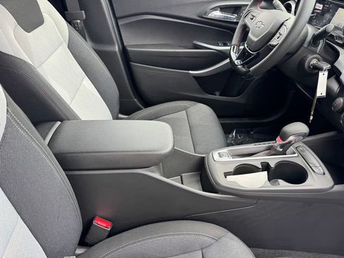 New 2026 Chevrolet Trax RS w/ Sunroof Package FWD image 7