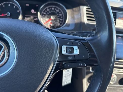 Used 2019 Volkswagen Golf S image 16