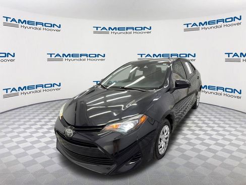 Used 2018 Toyota Corolla LE FWD image 1