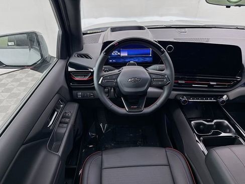 New 2025 Chevrolet Silverado EV RST image 27
