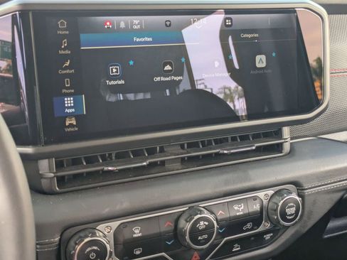 Used 2025 Jeep Wrangler Unlimited Rubicon image 21