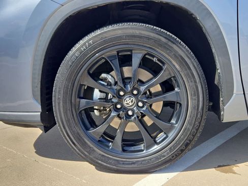 Used 2021 Toyota Highlander Limited image 13