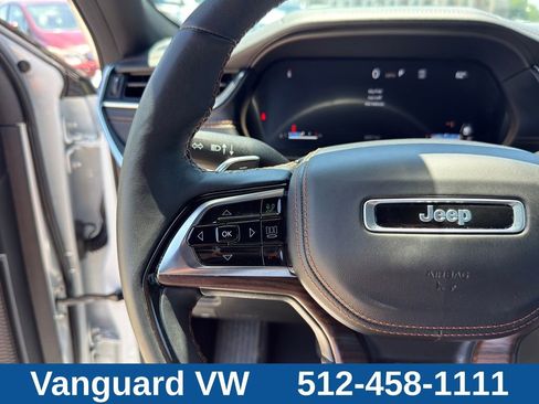 Used 2025 Jeep Grand Cherokee L Summit w/ Obsidian Package AWD/4WD image 16