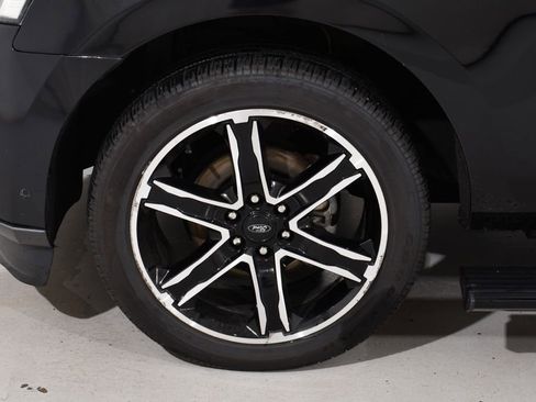 Used 2019 Ford Expedition Limited w/ Equipment Group 303A AWD/4WD image 24
