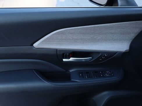 Used 2025 Toyota Grand Highlander FWD image 22