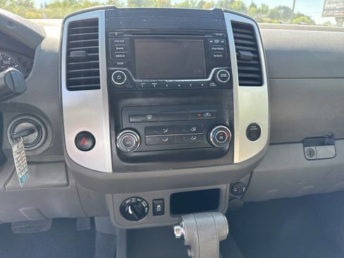 Used 2018 Nissan Frontier SV image 26
